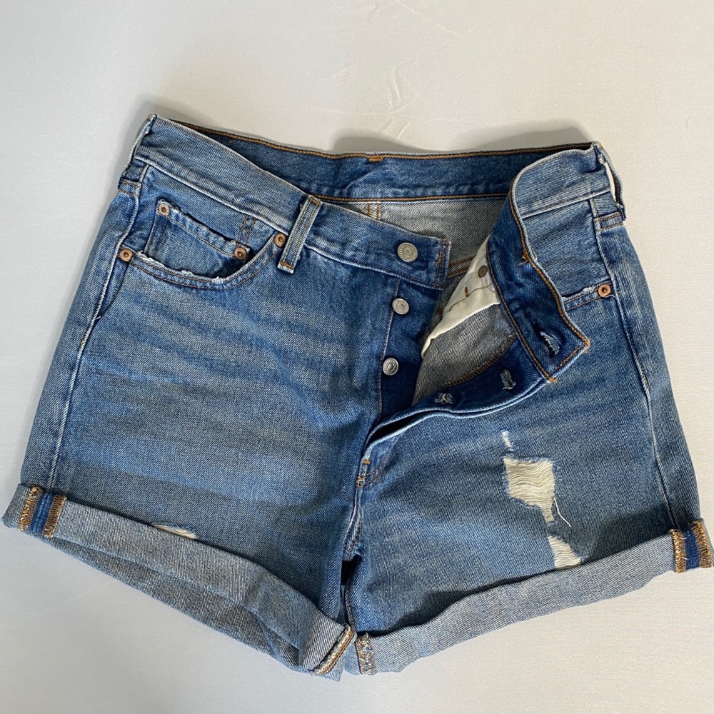 Levi’s Distressed 501 Denim Shorts Sz 29 Like New
